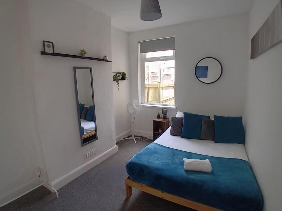 Large Family Home Central Location 3 Double Bedrooms And 1 Single Bedroom 카디프 외부 사진