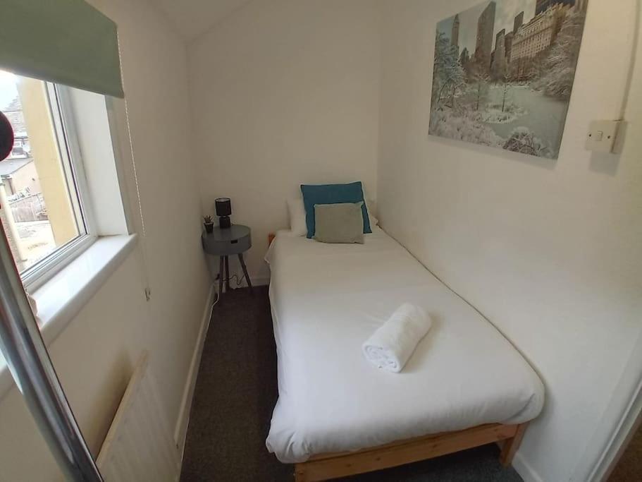 Large Family Home Central Location 3 Double Bedrooms And 1 Single Bedroom 카디프 외부 사진